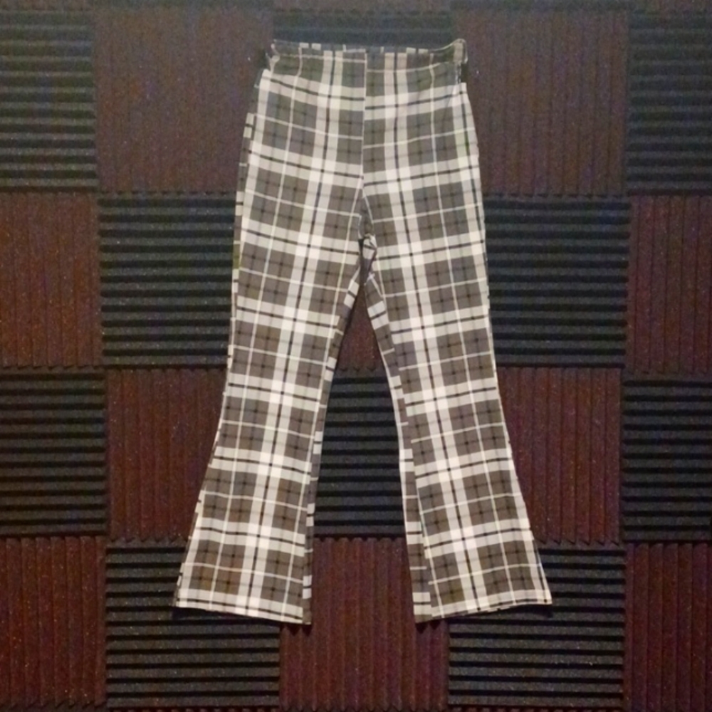 No Boundaries flare pants, size Small (3-5), army green and cream color plaid